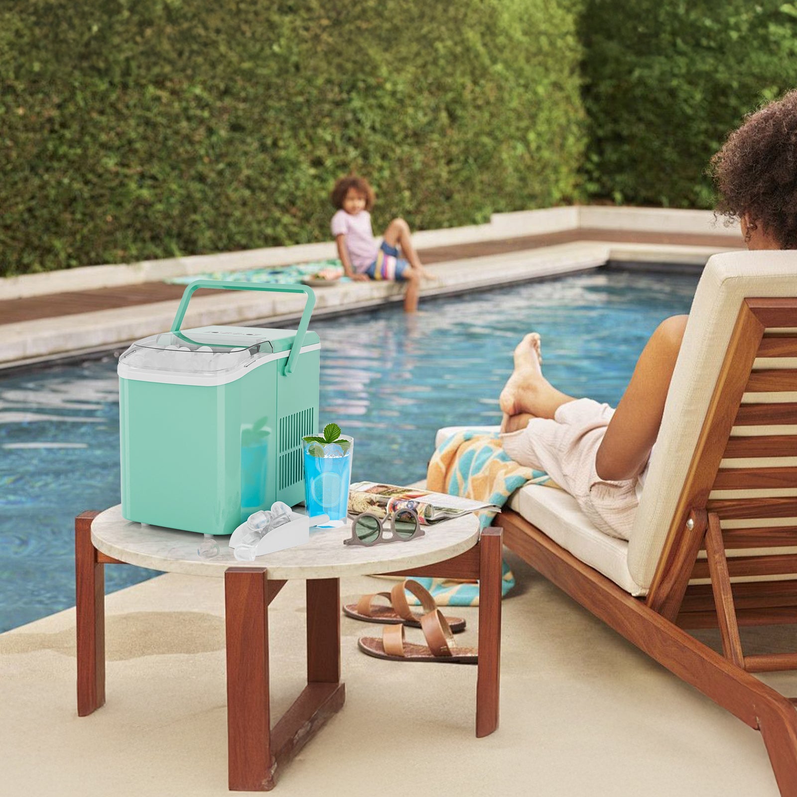 Portable Ice Maker for the Kitchen