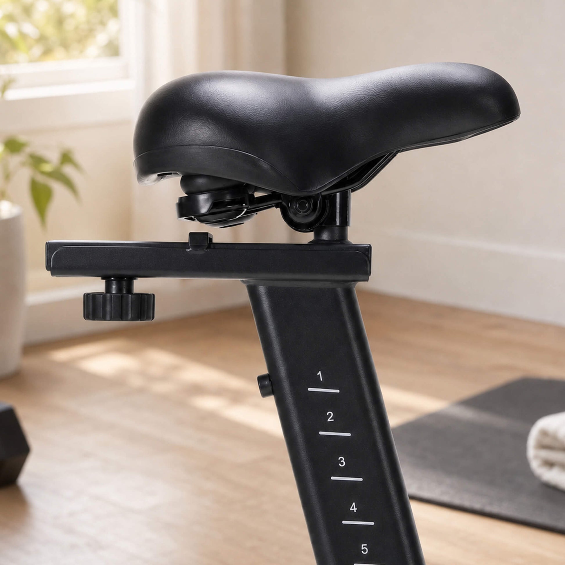 Magnetic Resistance-Type Quiet Home Exercise Bike with App Control