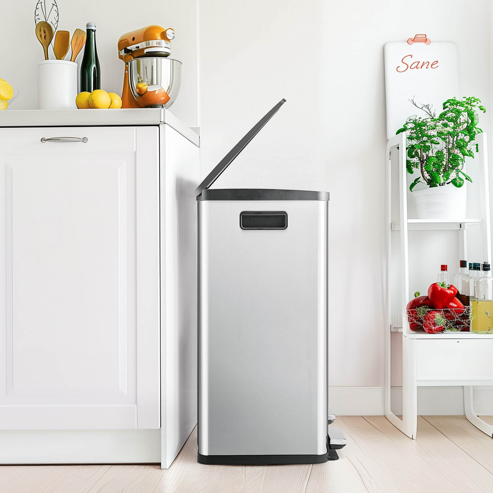 Stainless Steel Bin with Pedal Keeps Kitchen Odour Free